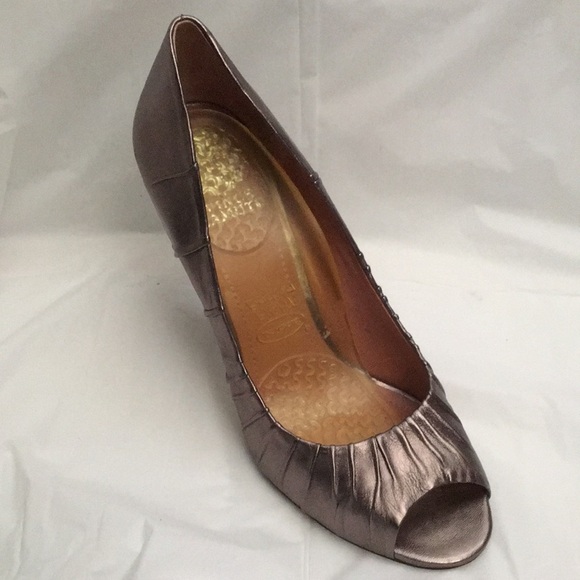 Ladies’ Vince Camuto Peep-toe Steel VC-ARA Pumps (9-1/2B) - Picture 5 of 15